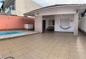 CASA CENTRO BERTIOGA com PISCINA